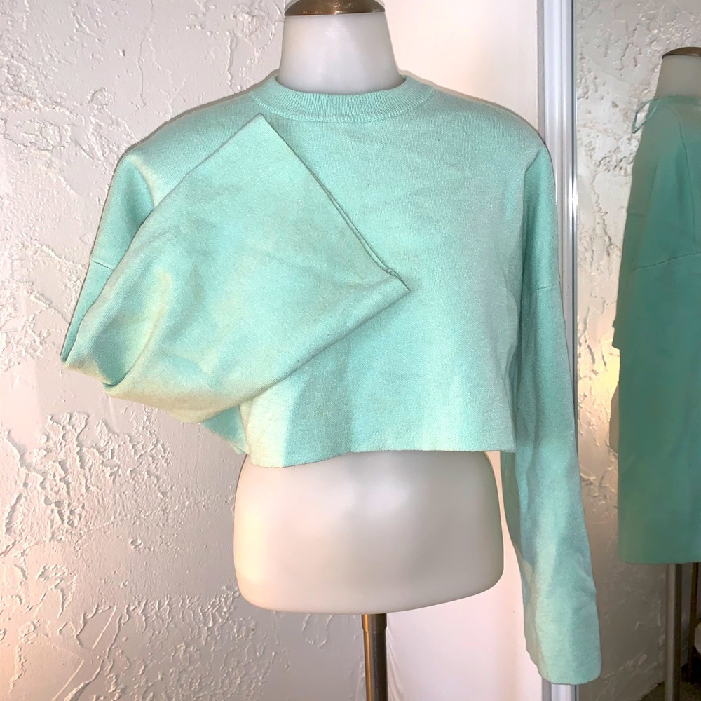 Cropped ZARA sweater